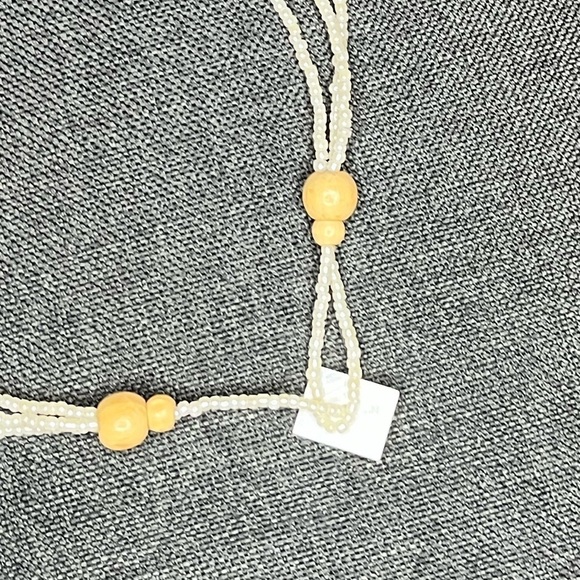 ⭐️ Cute cream coloured necklace - Picture 5 of 7
